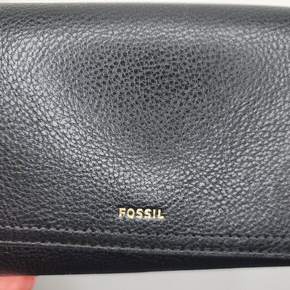 Fossil Black Pebbled Leather Full-Sized Wallet with Gold Hardware - Picture 10 of 10